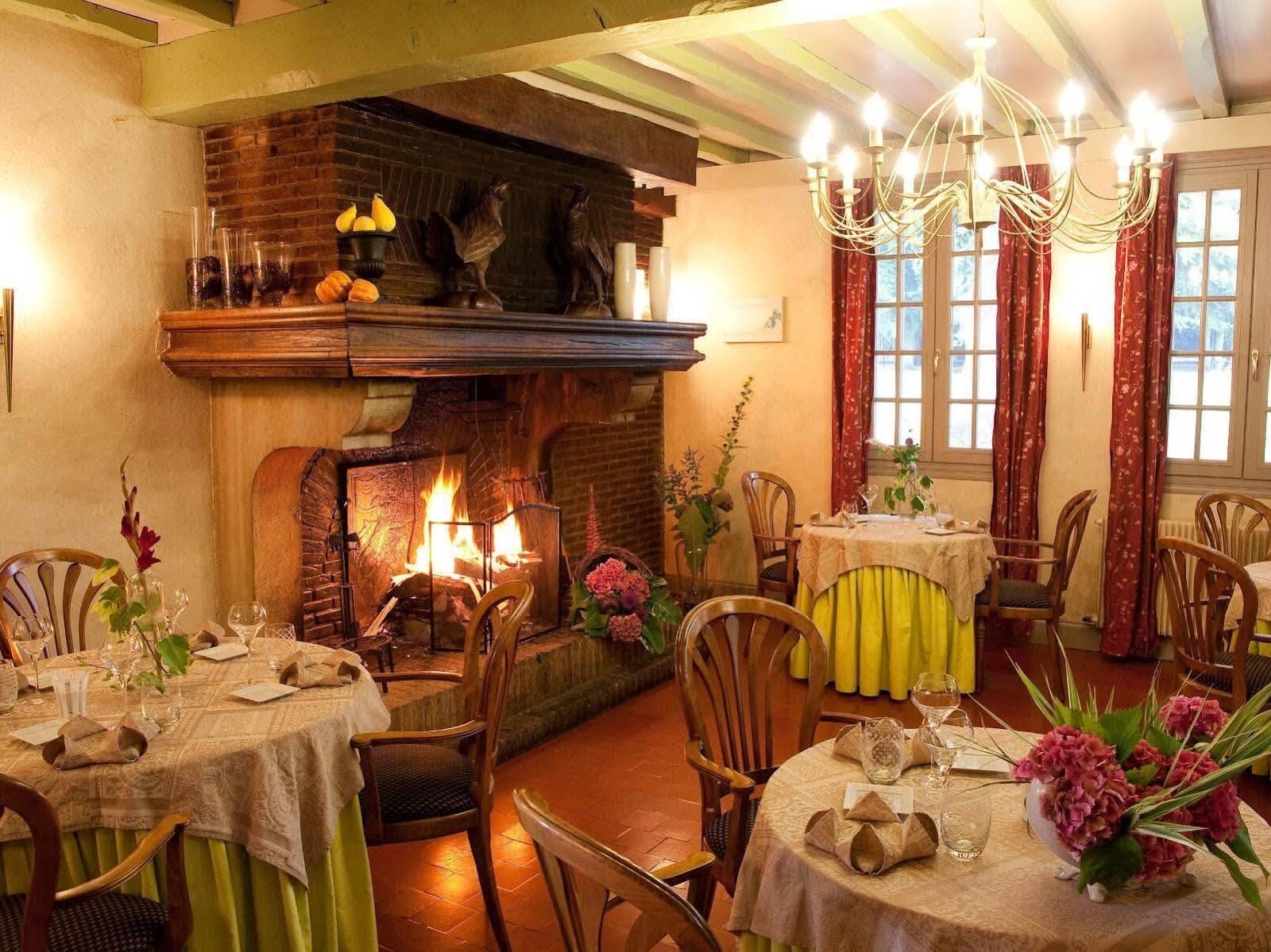 Le Relais Des Dalles - Hotel & Restaurant Сассто-ле-Мокондюї Екстер'єр фото
