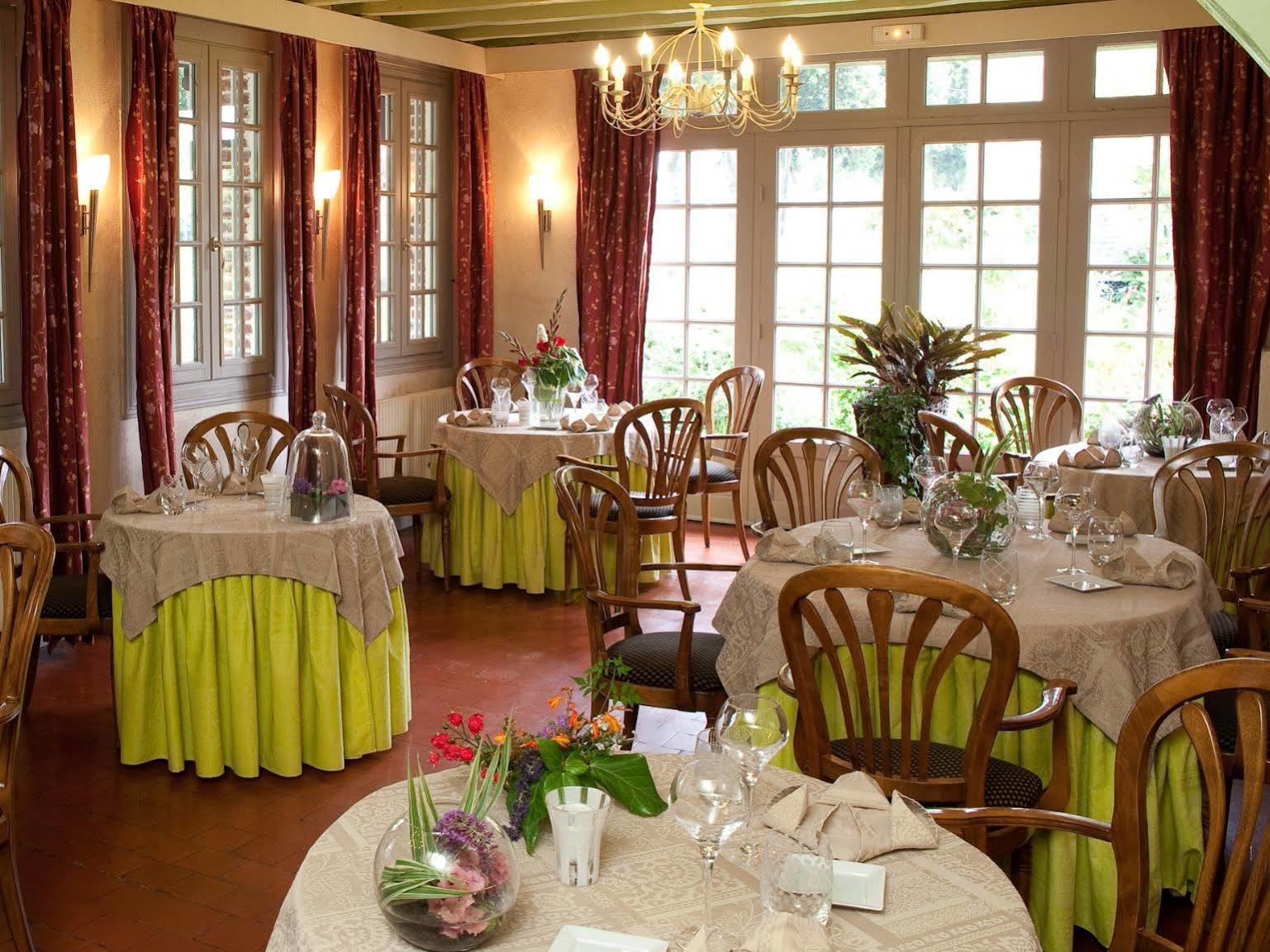 Le Relais Des Dalles - Hotel & Restaurant Сассто-ле-Мокондюї Екстер'єр фото